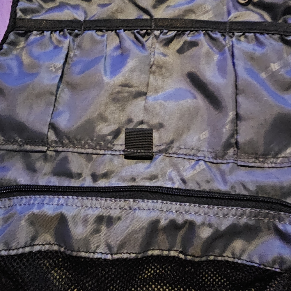 !!. Toiletry bag - Picture 5 of 9
